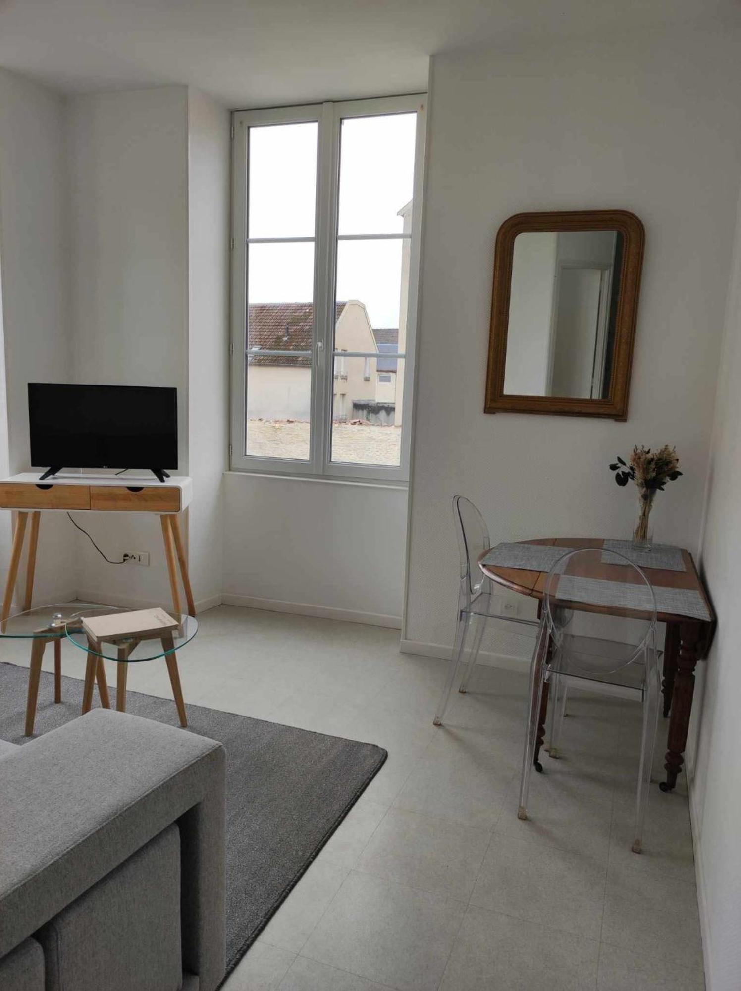 Apartment Plein De Charme - Centre *