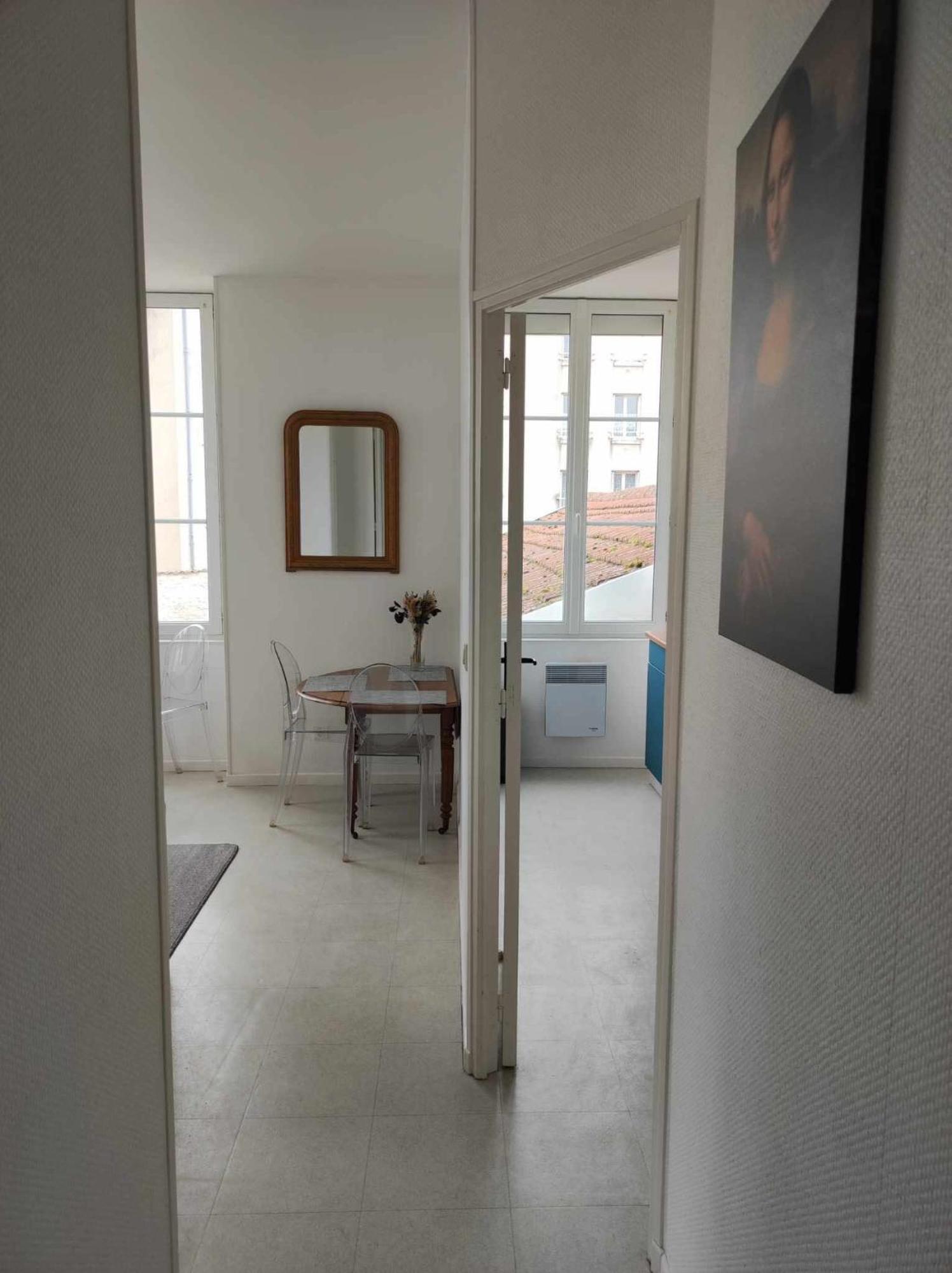 Apartment Plein De Charme - Centre *